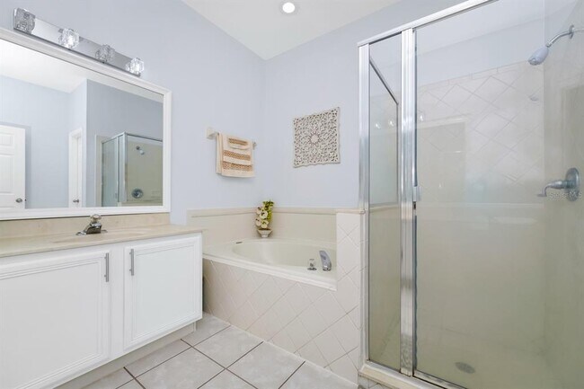 Building Photo - 9821 Bennington Chase Dr