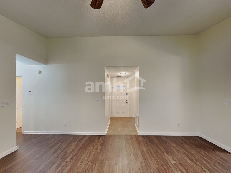 Building Photo - 528 Woodfield Cir