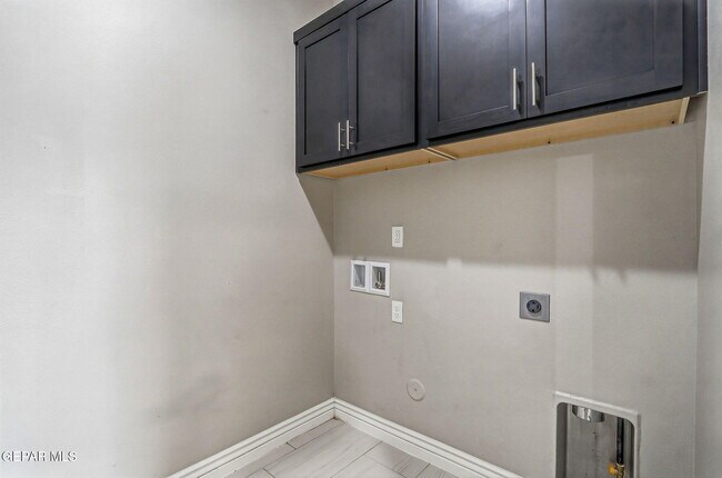 Building Photo - 14925 Tierra Mirage Ave