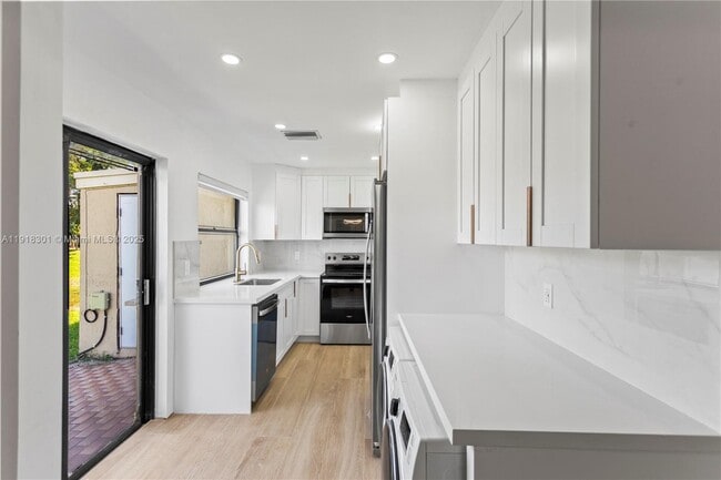 Building Photo - 6225 NW 171st St