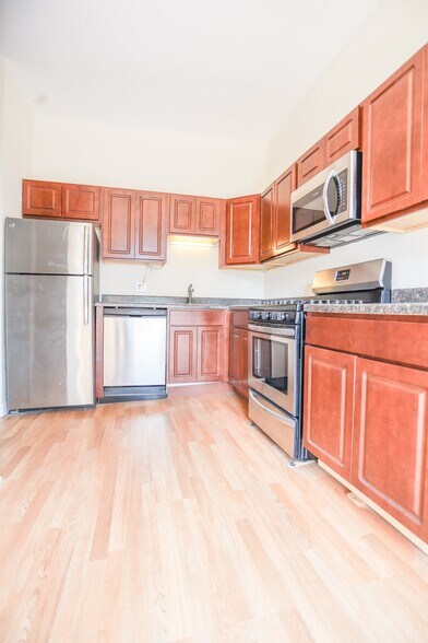 Building Photo - 1578 N Clybourn Ave