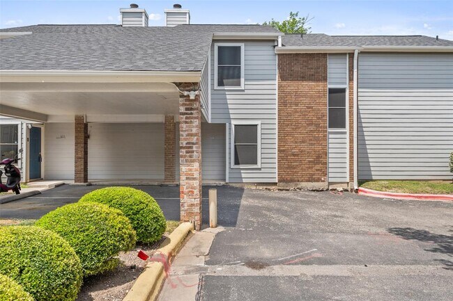 Building Photo - 7635 Guadalupe St