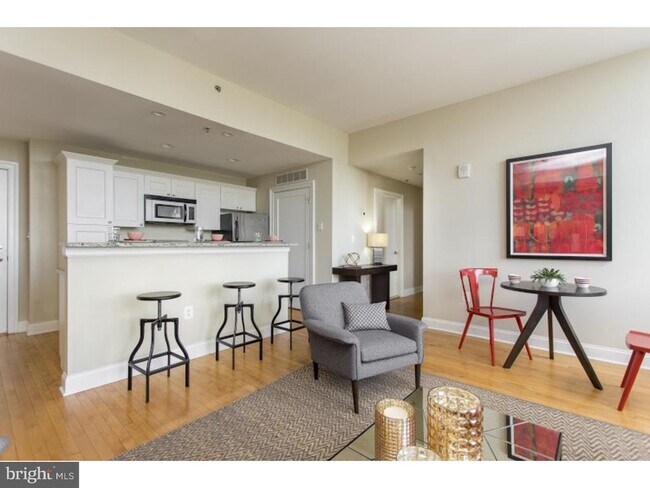 Building Photo - 230 N 21st St