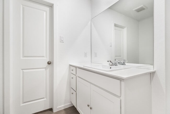 Building Photo - 4bed/2bath Home at Higdon Crossing Subdivision