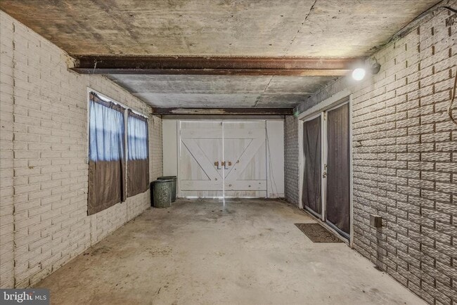 Building Photo - 2289 Potomac Rd