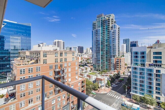 Building Photo - Petco Park View Studio - with parking