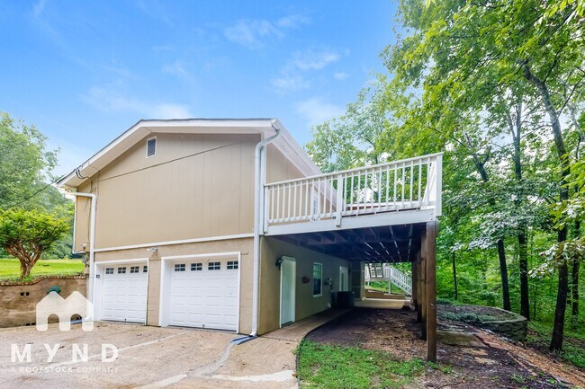 Building Photo - 5827 Dewey Heights Rd