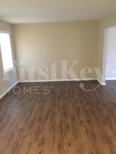 Building Photo - 2364 Tiffany Cir