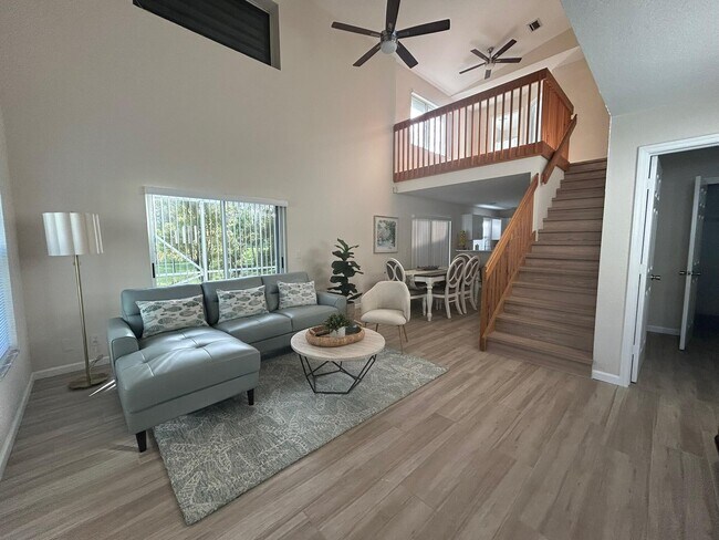 Building Photo - 1136 Staghorn St
