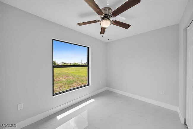 Building Photo - 1829 NW 7th Pl