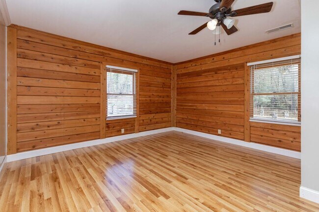 Building Photo - 88 Laurel Cove