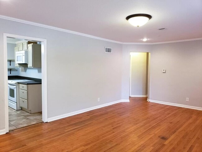 Building Photo - 3 bd/1 ba 1,272 sqft single family home