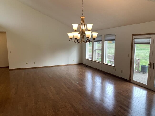 Building Photo - 2931 Cedarwood Ct SE