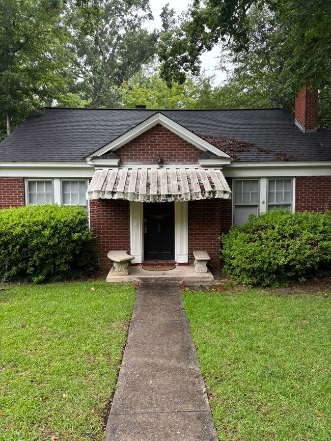 Primary Photo - 123 Harden St
