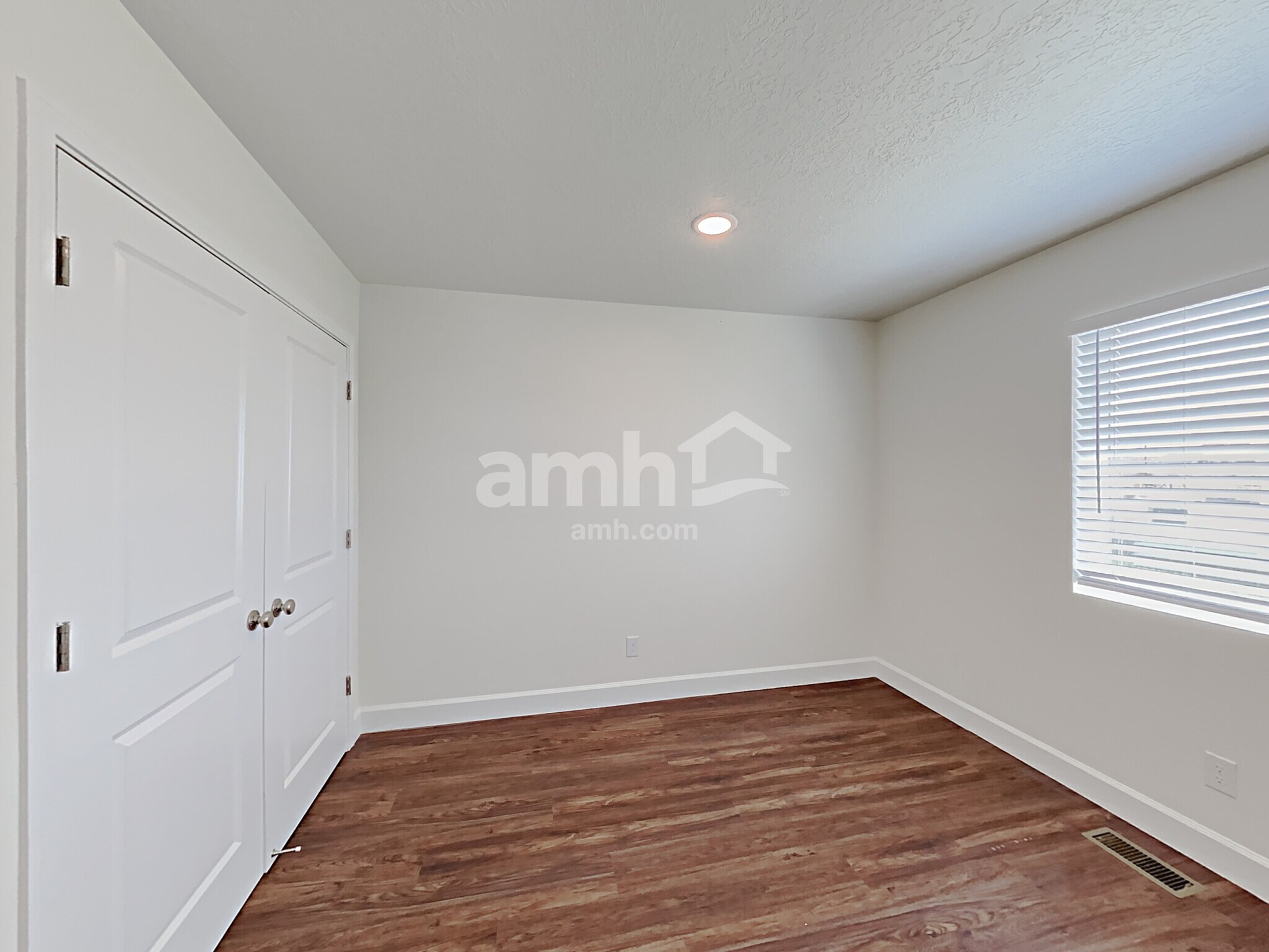 Building Photo - 1279 N Wagon Wy