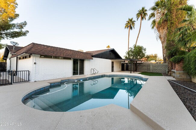Building Photo - 1743 W Butler Dr