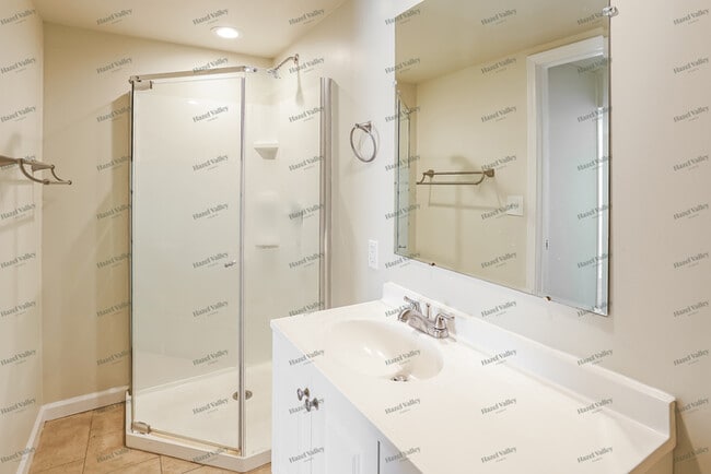 Building Photo - 8040 NE San Rafael Dr