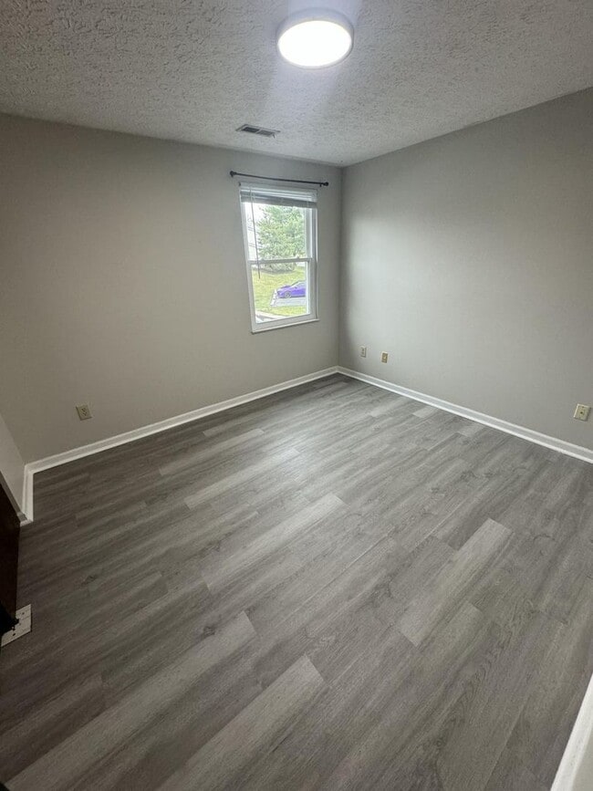 Building Photo - 4229 Briarwood Dr
