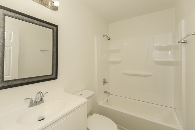 Building Photo - 287 Whaleys Lake Dr