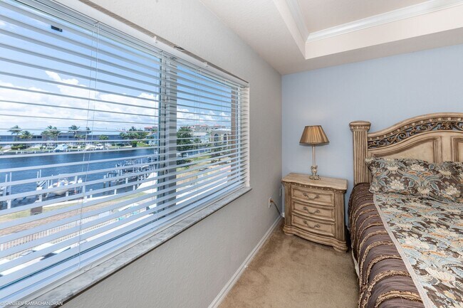Building Photo - FURNISHED WATERFRONT CONDO IN PUNTA GORDA ISLES