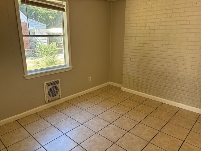 Building Photo - Bright & Modern 3-Bedroom Home in Memphis – Half Off First Month!