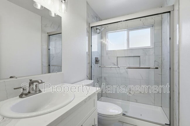 Building Photo - 905 Pellegrini St