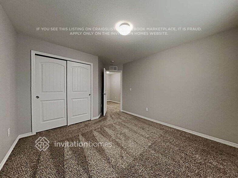 Building Photo - 10864 Nolin Dr