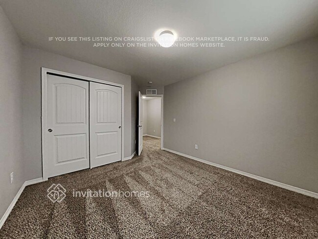 Building Photo - 10864 Nolin Dr