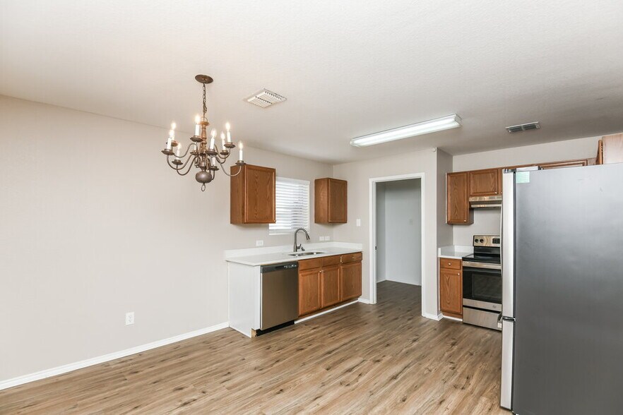 Building Photo - 6937 Brookglen Ln