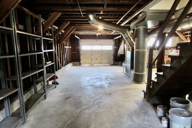 Building Photo - 52 Oakmont Dr