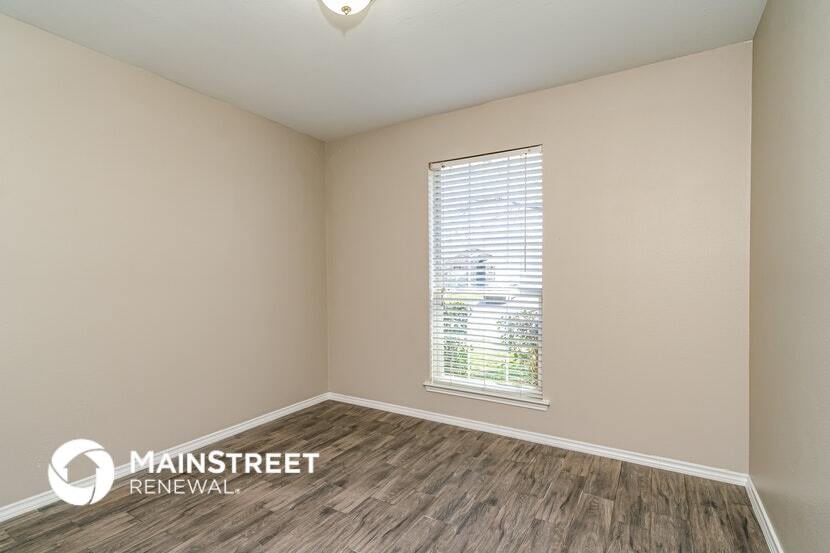 Building Photo - 8015 Splitrail Ct