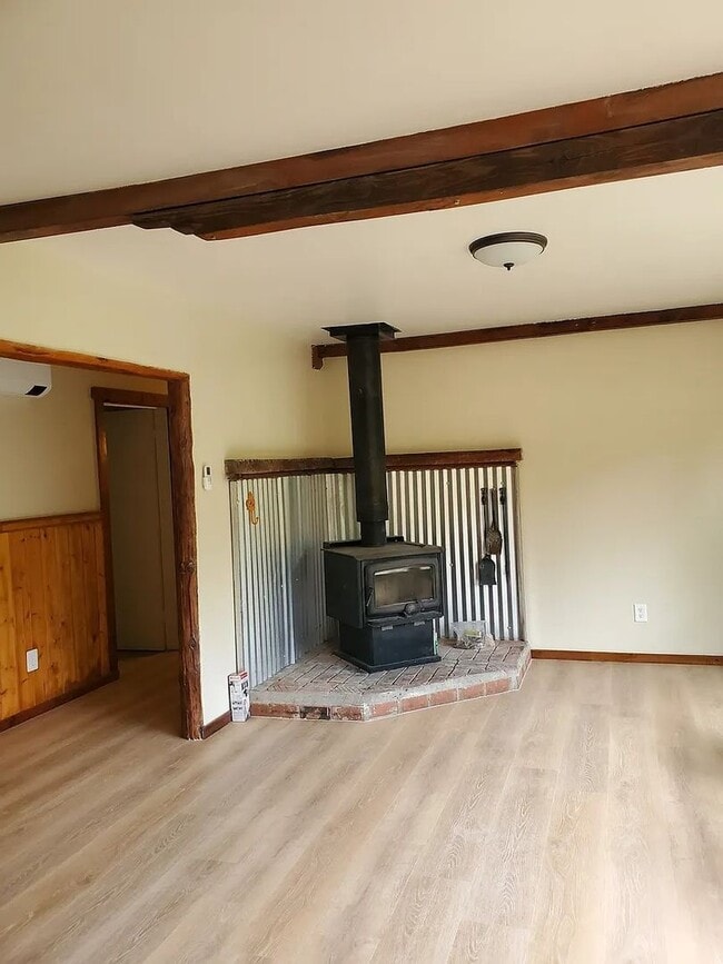 Building Photo - Welcome Home to Karas Lane. In the Country...