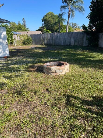 Building Photo - 2906 Sandpointe Dr