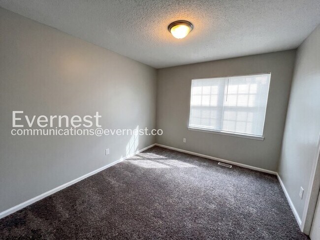 Building Photo - 3-Bed/2-Bath Home/ Pet Friendly/Voucher Accepted/ Available Soon!