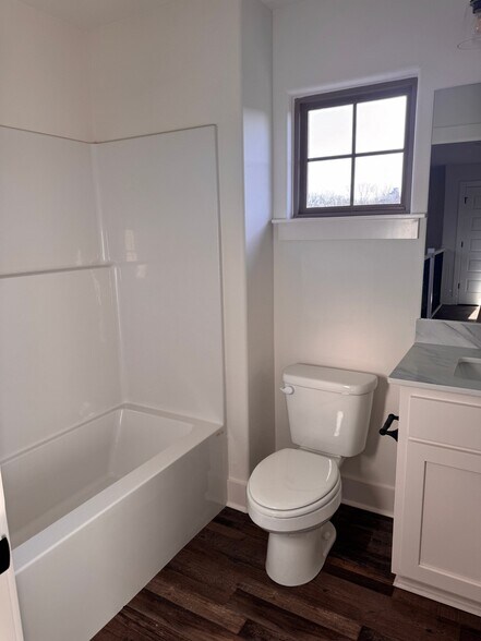 Building Photo - 222 Nebo St