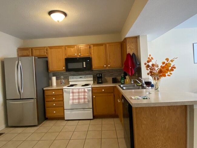 Building Photo - 1511 Legend Trail Dr