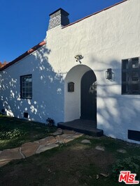 Building Photo - 2715 W 43rd St