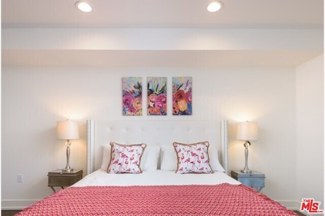 Building Photo - 807 N Hudson Ave