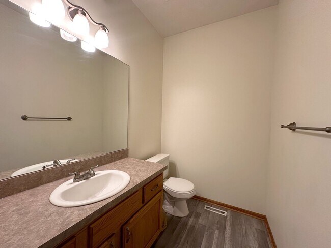 Building Photo - 8621 Lavender Cir