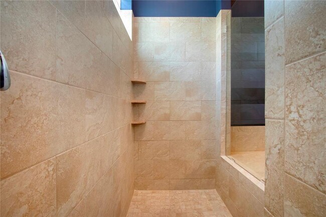 Building Photo - 4940 Tobermory Way