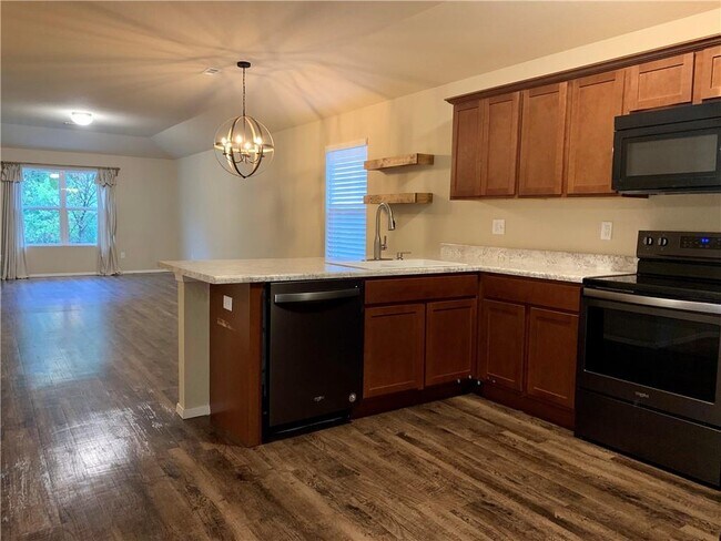 Building Photo - 7851 Bridgegate Ave