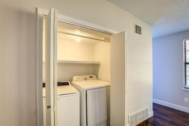 Building Photo - 3565 W 5th St