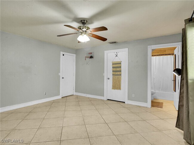 Building Photo - 1536 Alhambra Dr