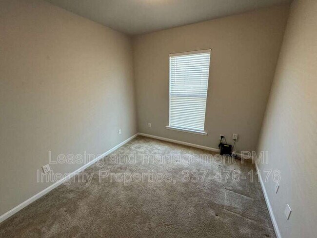 Building Photo - 406 Gray Birch Lp