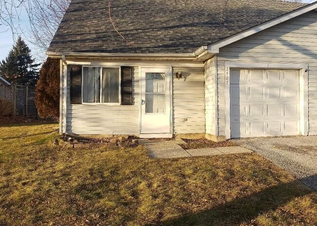 Building Photo - 3427 Fox Hill Rd