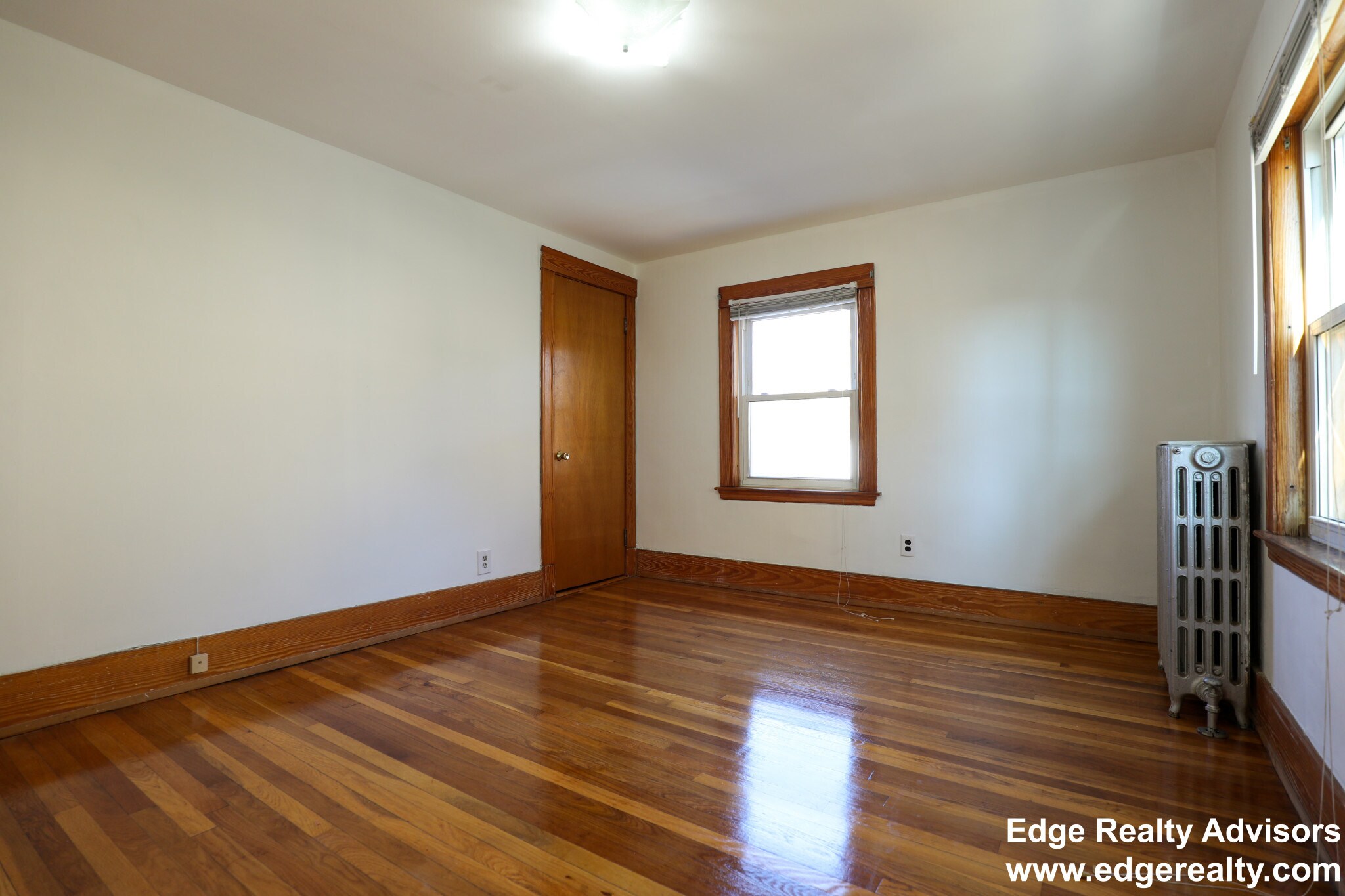 Building Photo - 27 South Crescent Circuit