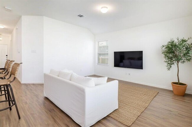 Building Photo - 21416 Bird Wing Dr