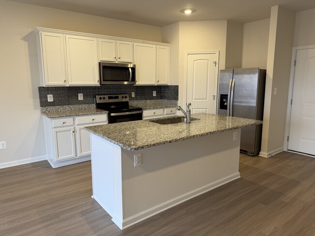 Building Photo - 71 Bloomsbury St