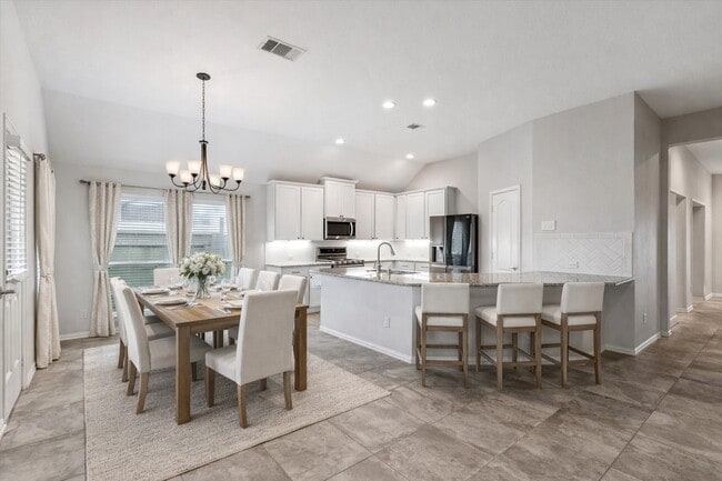 Building Photo - 142 Dina Ln