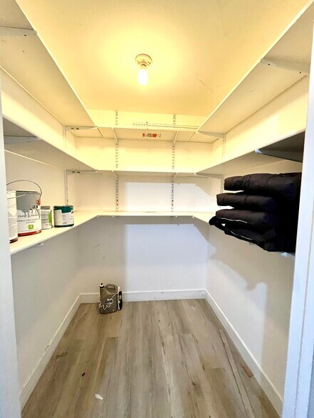 Building Photo - 16619 Yukon Ave